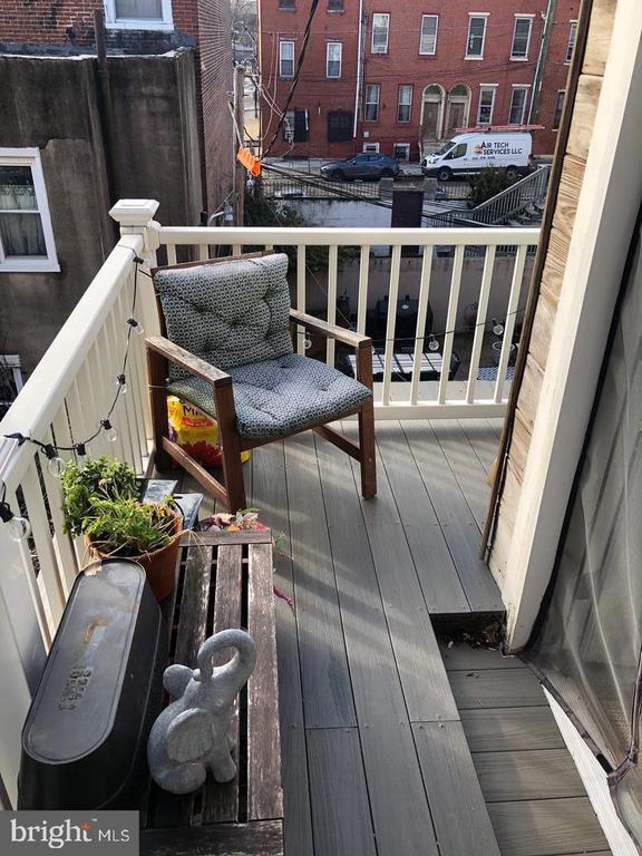 1832 GREEN STREET Unit: 2R