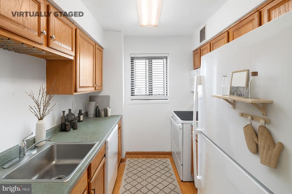 1420 LOCUST STREET Unit: 33R