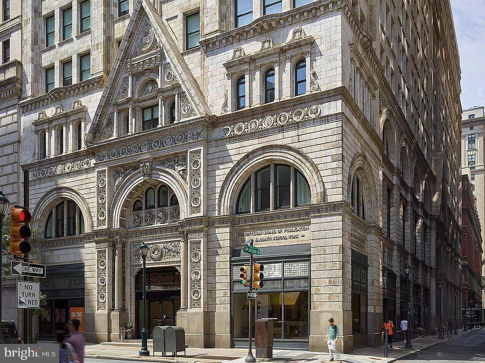 130 S JUNIPER STREET Unit: 1110