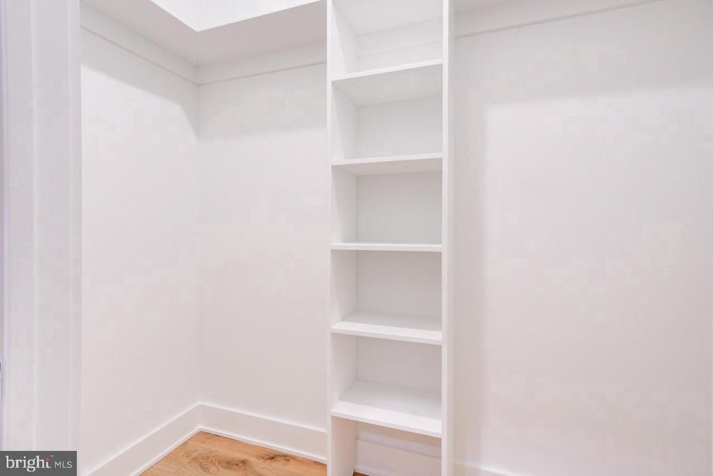 2620 E HAROLD STREET