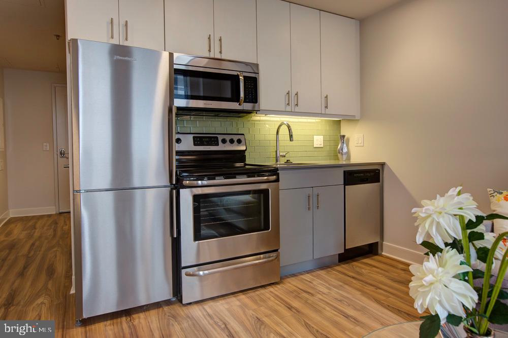 42 S 15TH STREET Unit: 1011