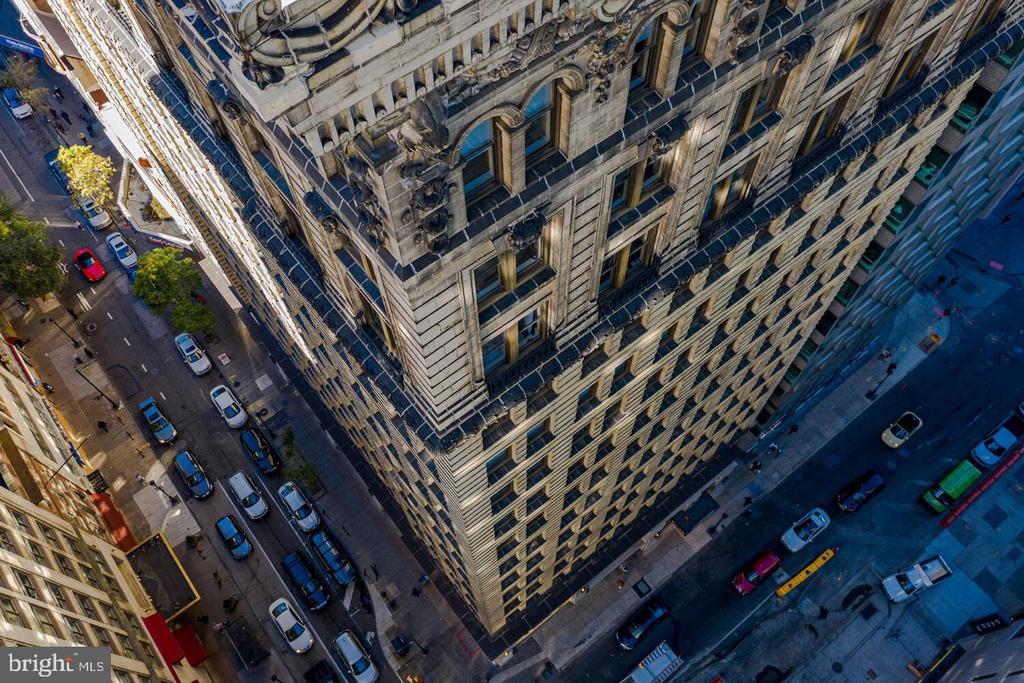 42 S 15TH STREET Unit: 1011