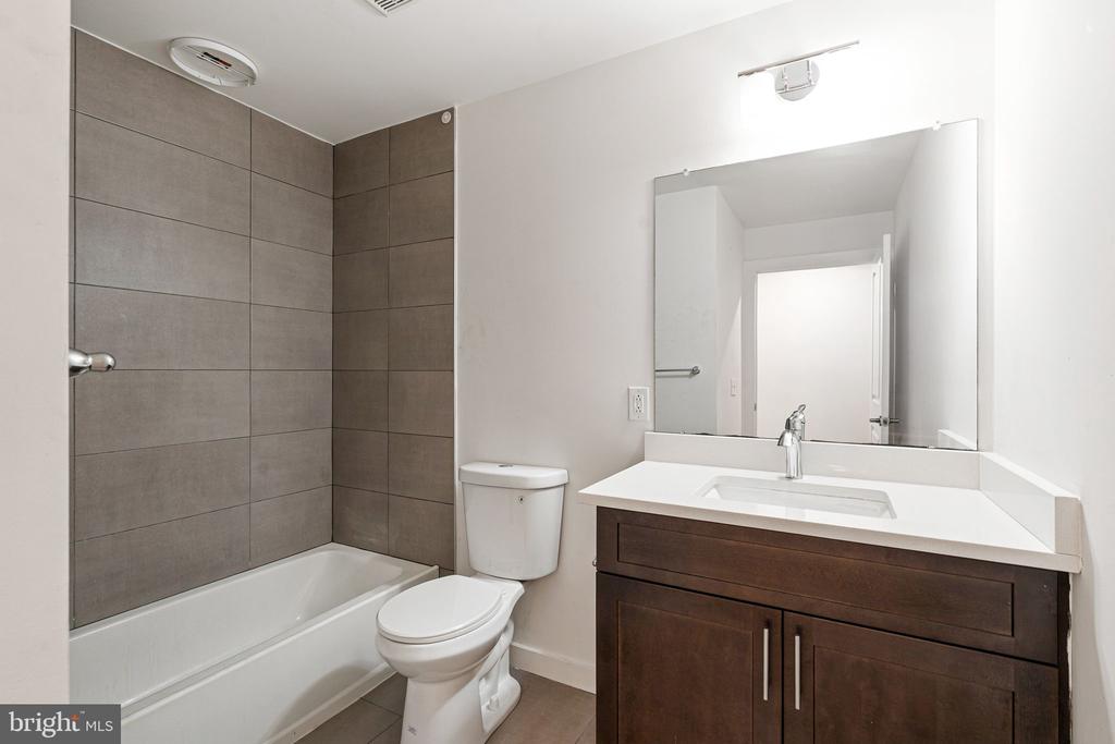1843 N 6TH STREET Unit: J