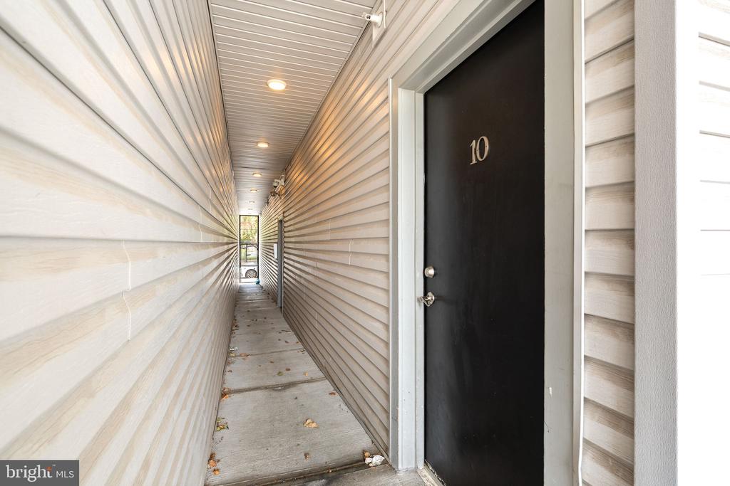 1843 N 6TH STREET Unit: J