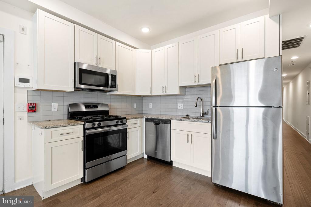 1843 N 6TH STREET Unit: J