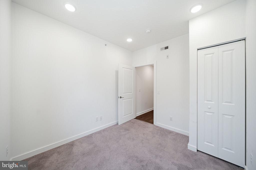 1843 N 6TH STREET Unit: J