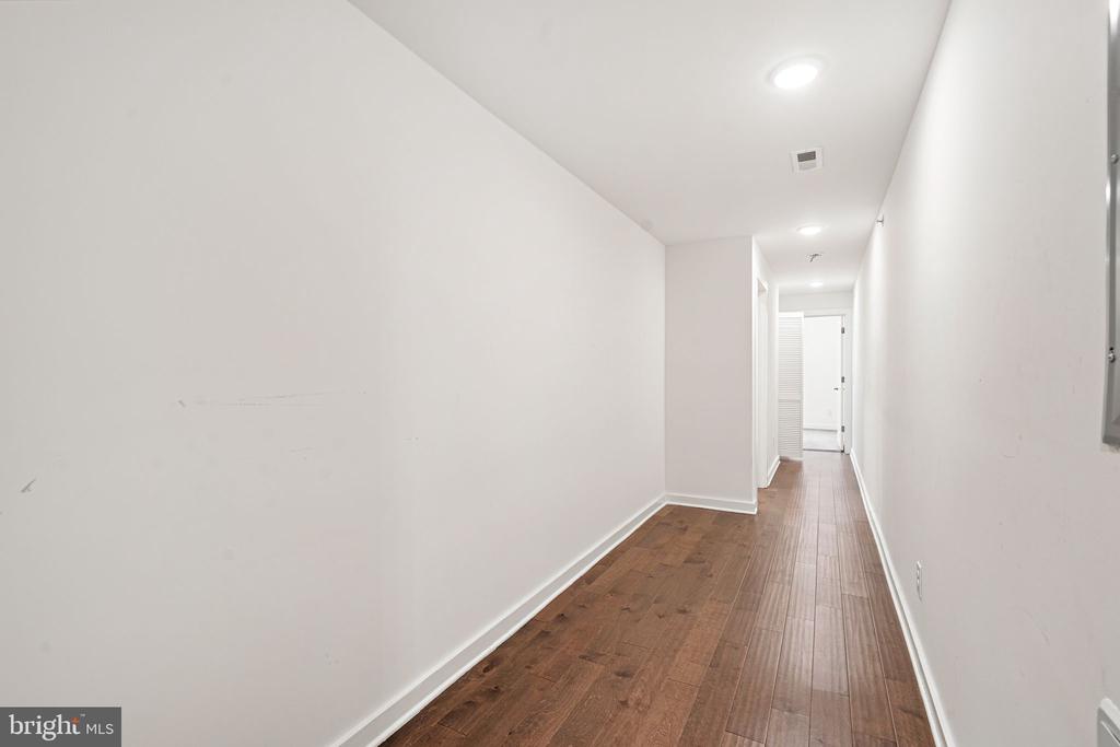 1843 N 6TH STREET Unit: J