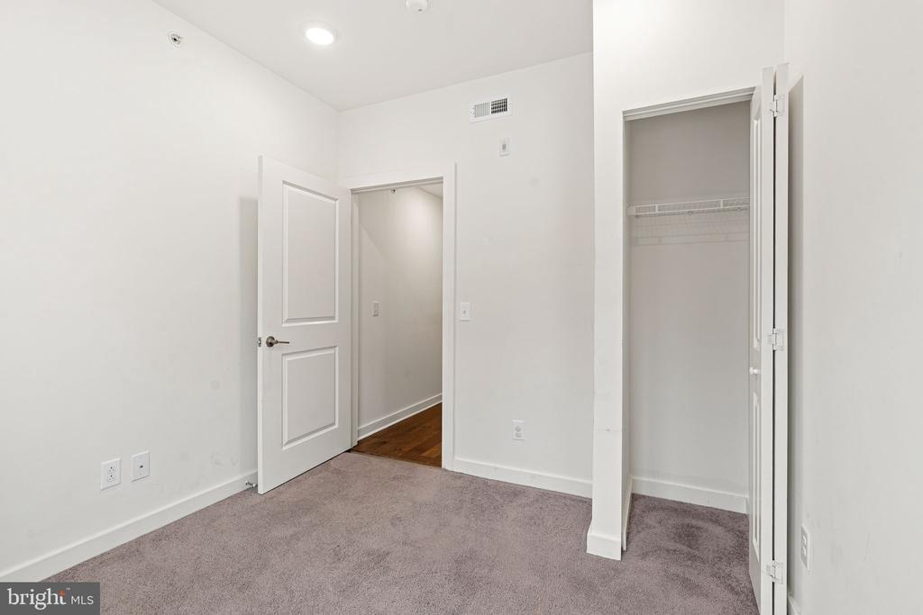 1843 N 6TH STREET Unit: J