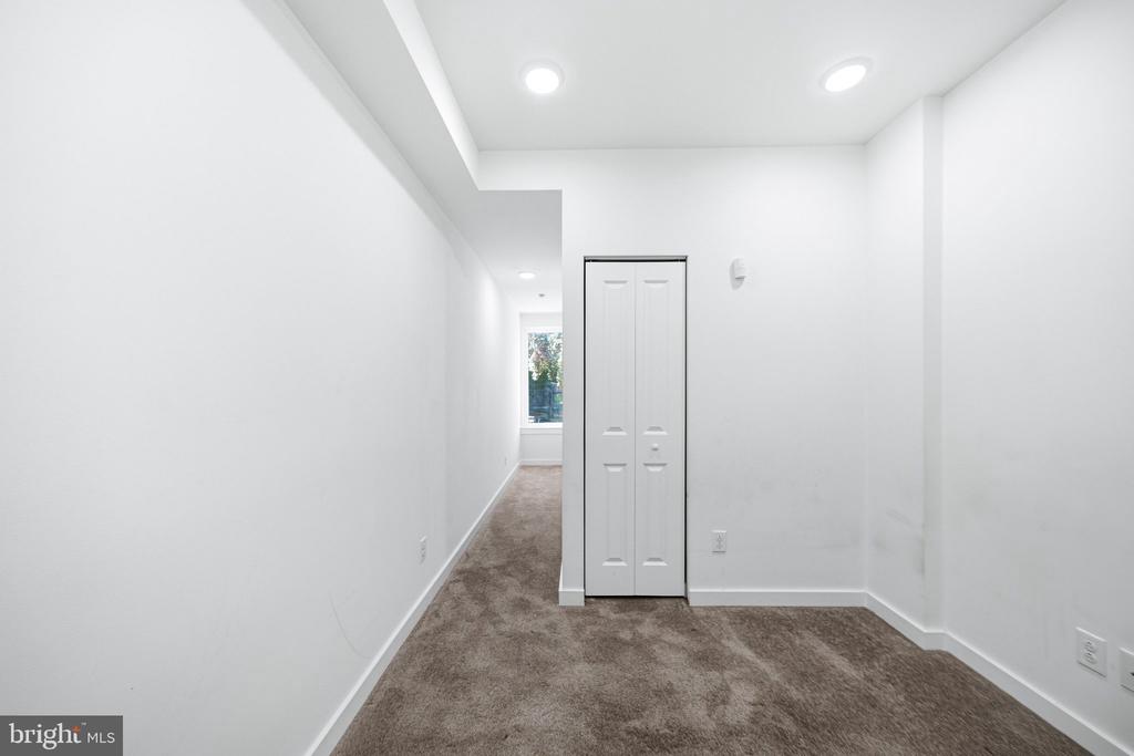 1843 N 6TH STREET Unit: J