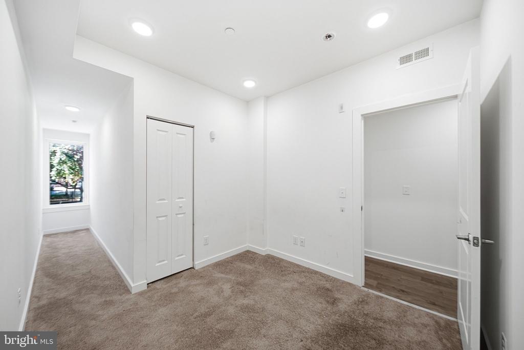 1843 N 6TH STREET Unit: J