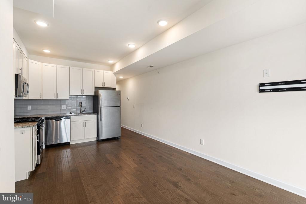 1843 N 6TH STREET Unit: J