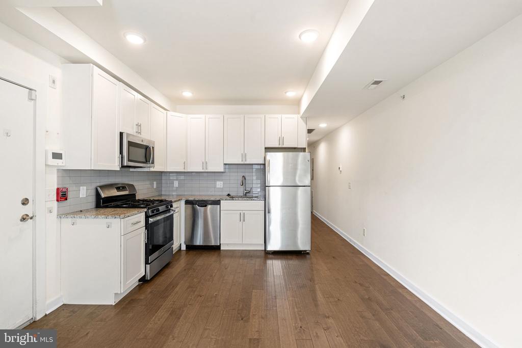 1843 N 6TH STREET Unit: J