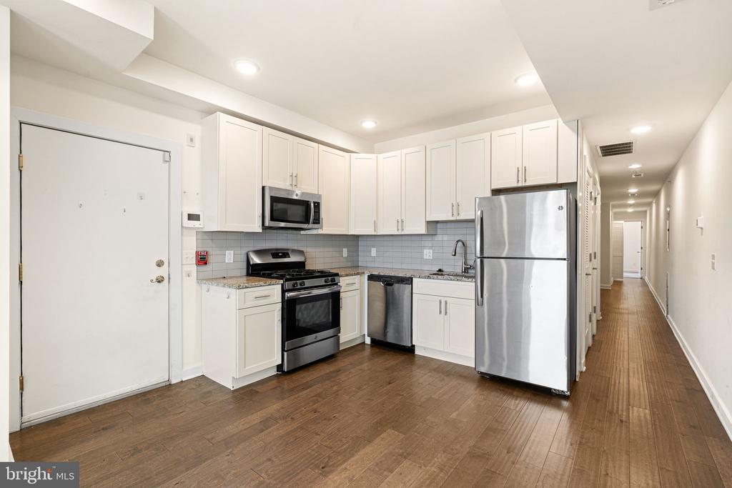 1843 N 6TH STREET Unit: J
