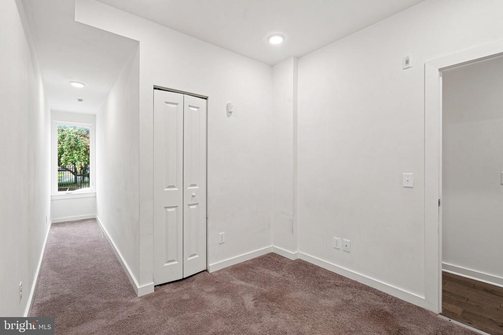 1843 N 6TH STREET Unit: J