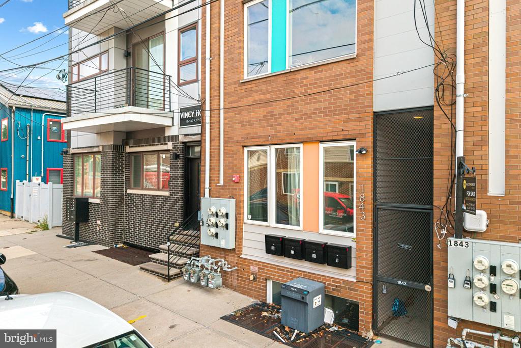 1843 N 6TH STREET Unit: J