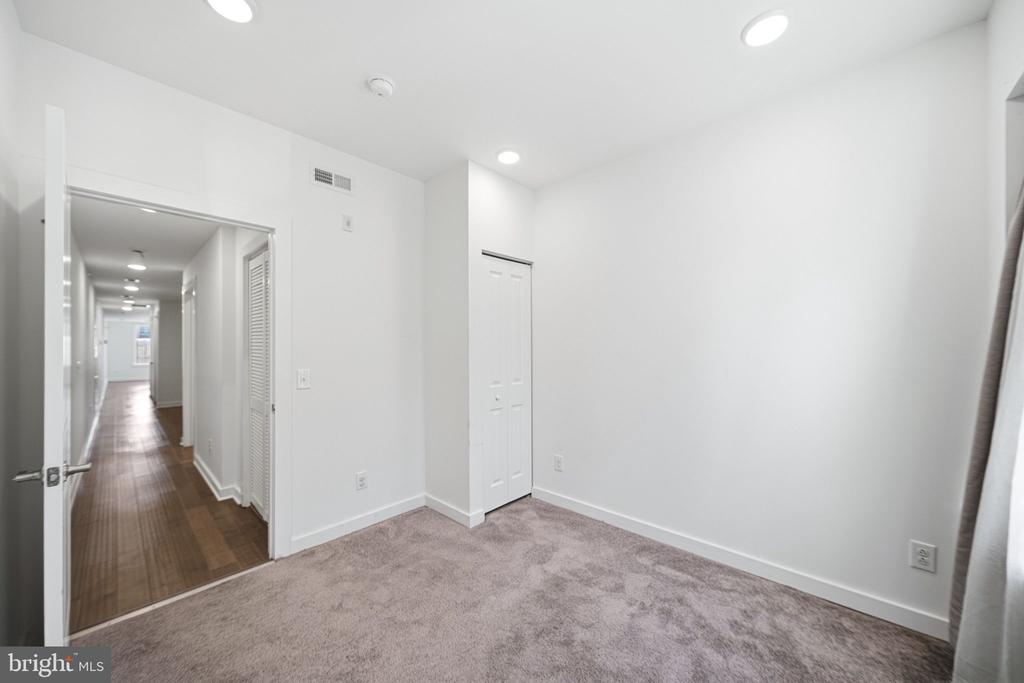 1843 N 6TH STREET Unit: J