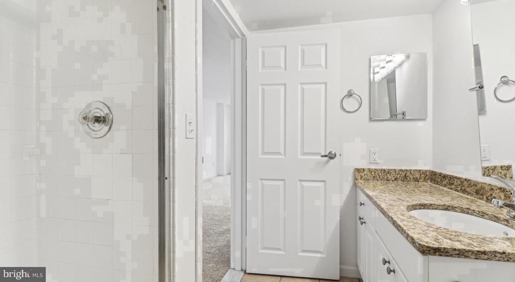 450 N 18TH STREET Unit: 1202