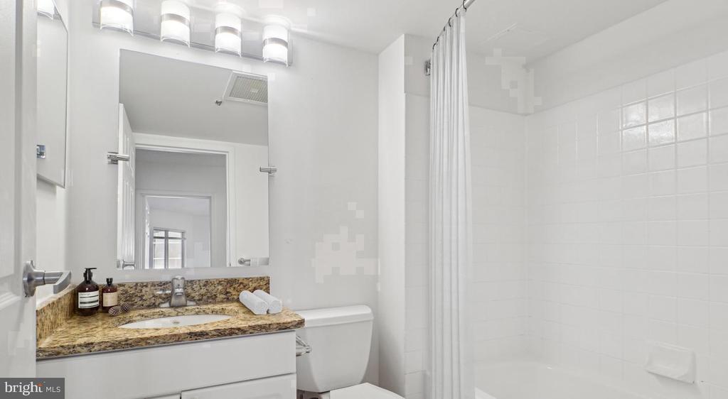 450 N 18TH STREET Unit: 1202