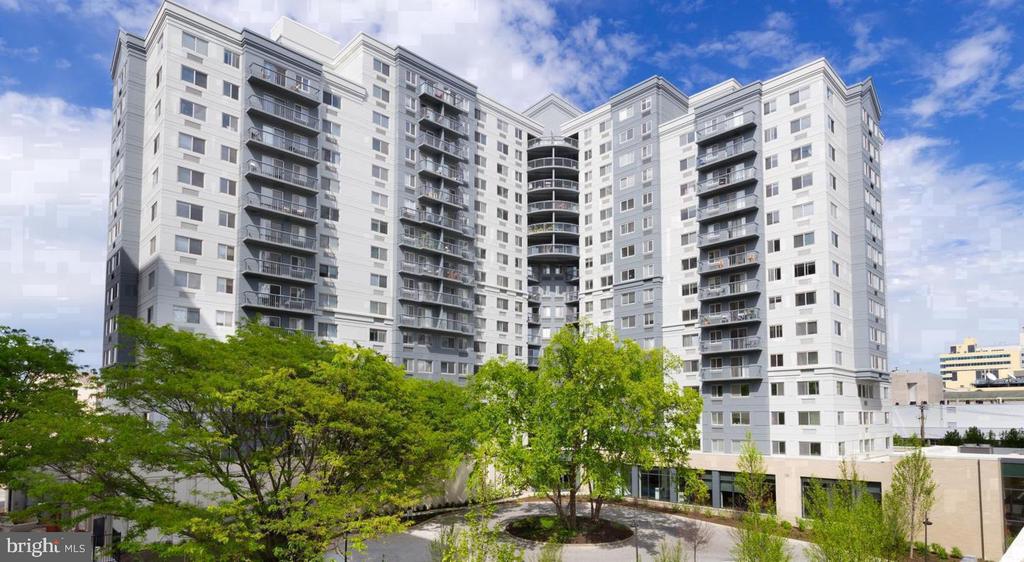 450 N 18TH STREET Unit: 1202