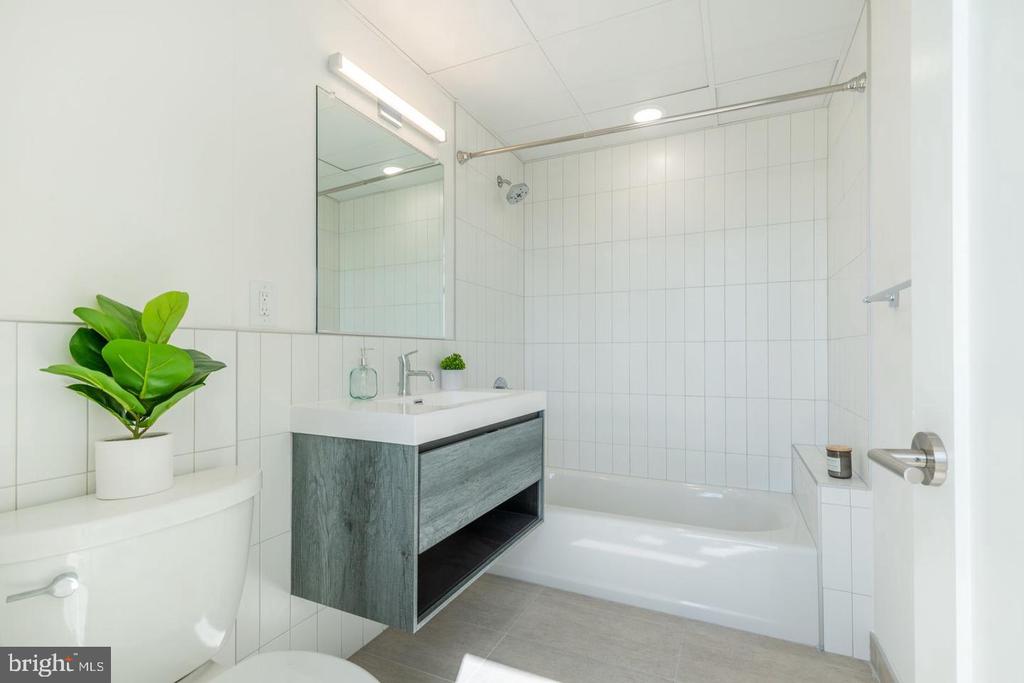 833 WHARTON STREET Unit: 203