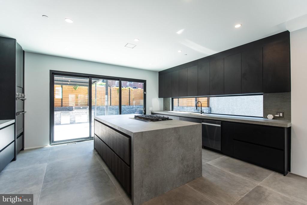 4513 BAKER STREET