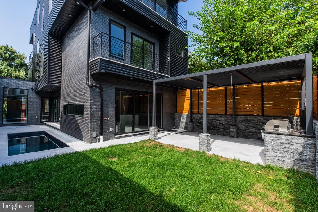 4513 BAKER STREET