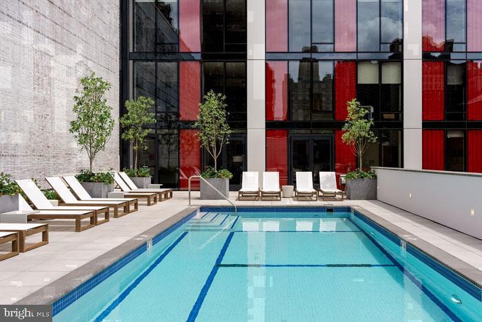 210 S 12TH STREET Unit: 7N