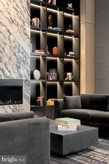 210 S 12TH STREET Unit: 7N