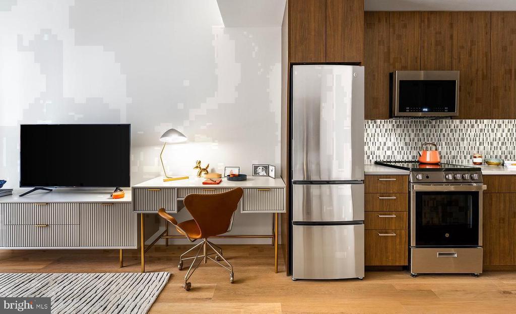 210 S 12TH STREET Unit: 7N
