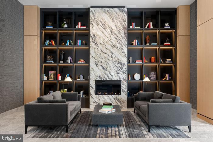 210 S 12TH STREET Unit: 7Q