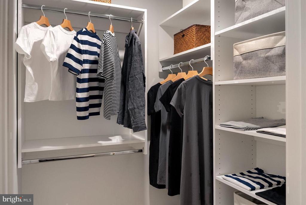 210 S 12TH STREET Unit: 7Q