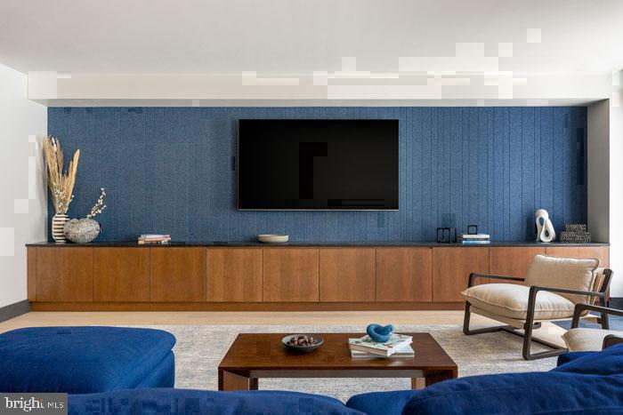 210 S 12TH STREET Unit: 7Q