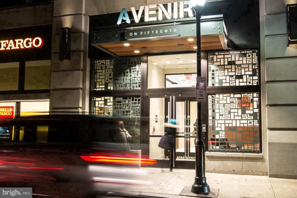 42 S 15TH STREET Unit: 1111
