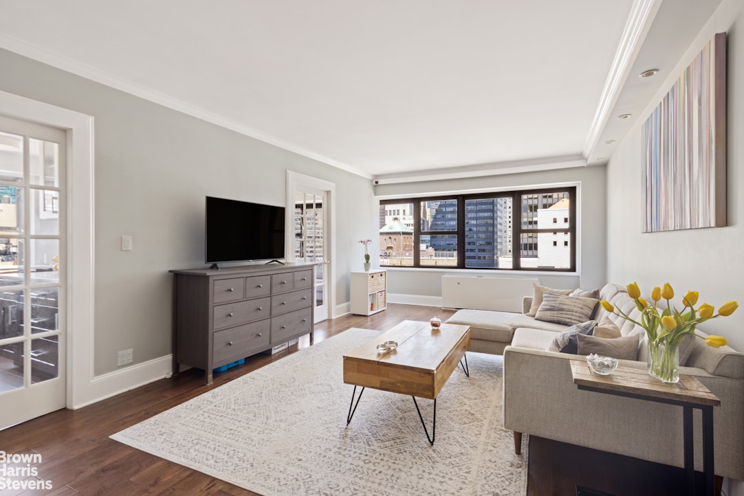 160 E 38TH Street 22D