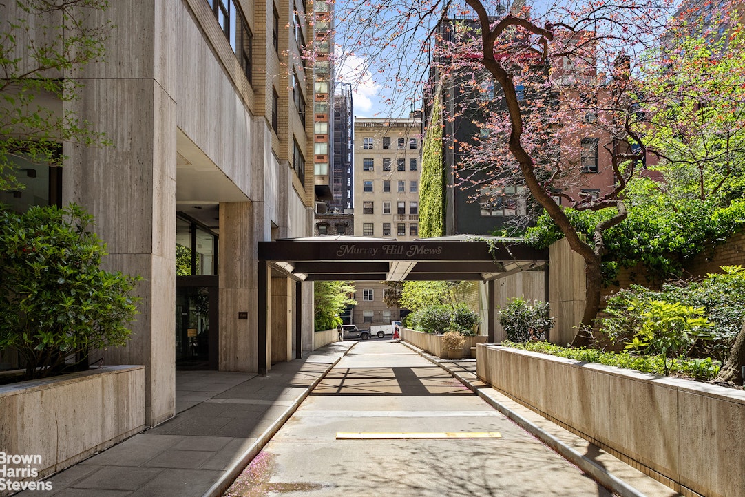 160 E 38TH Street 22D