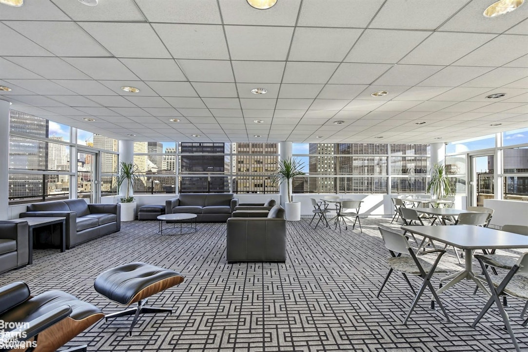 160 E 38TH Street 22D
