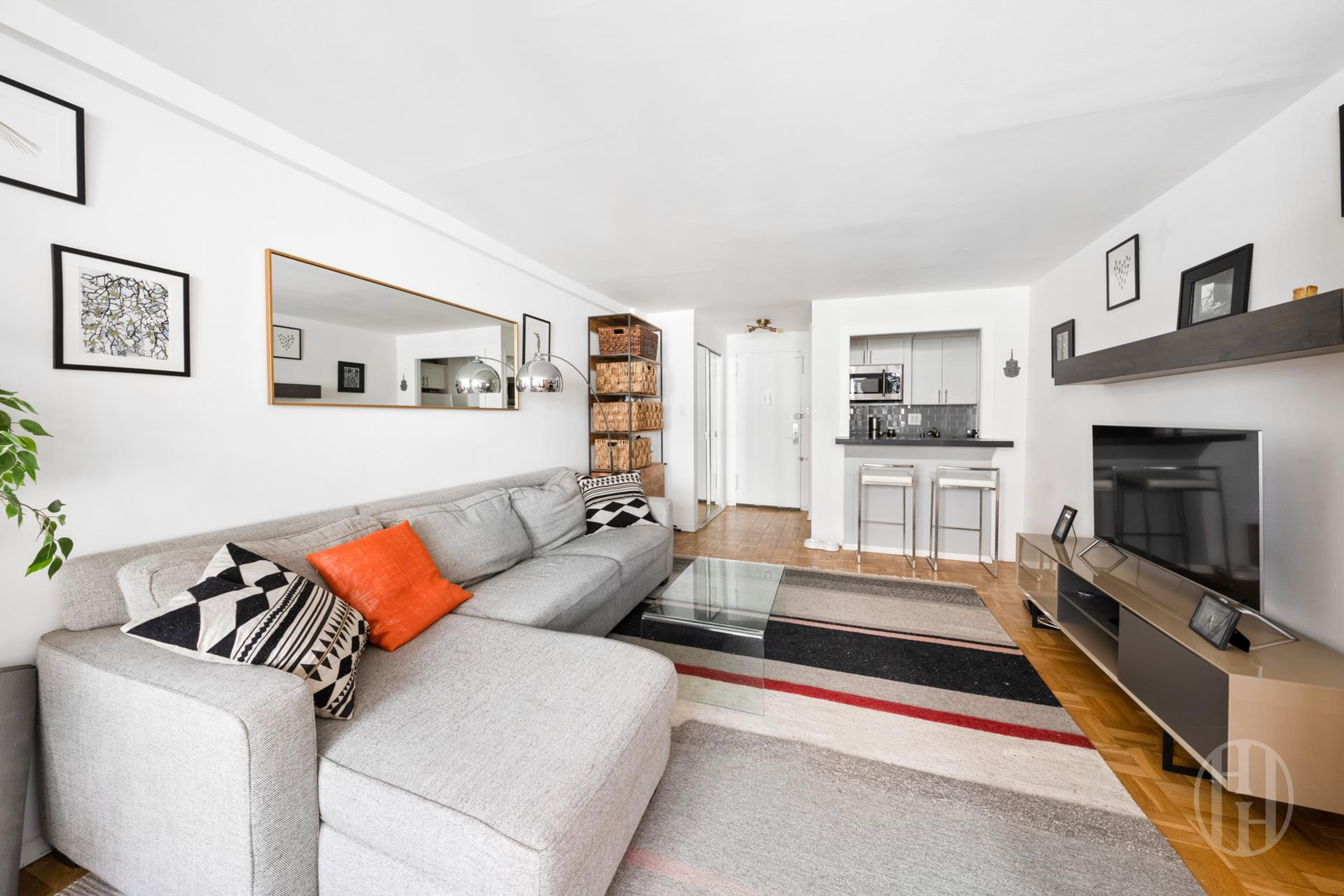 310 E 70th Street 5G