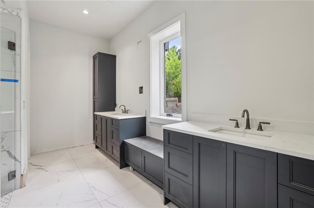 825 Kenry Court