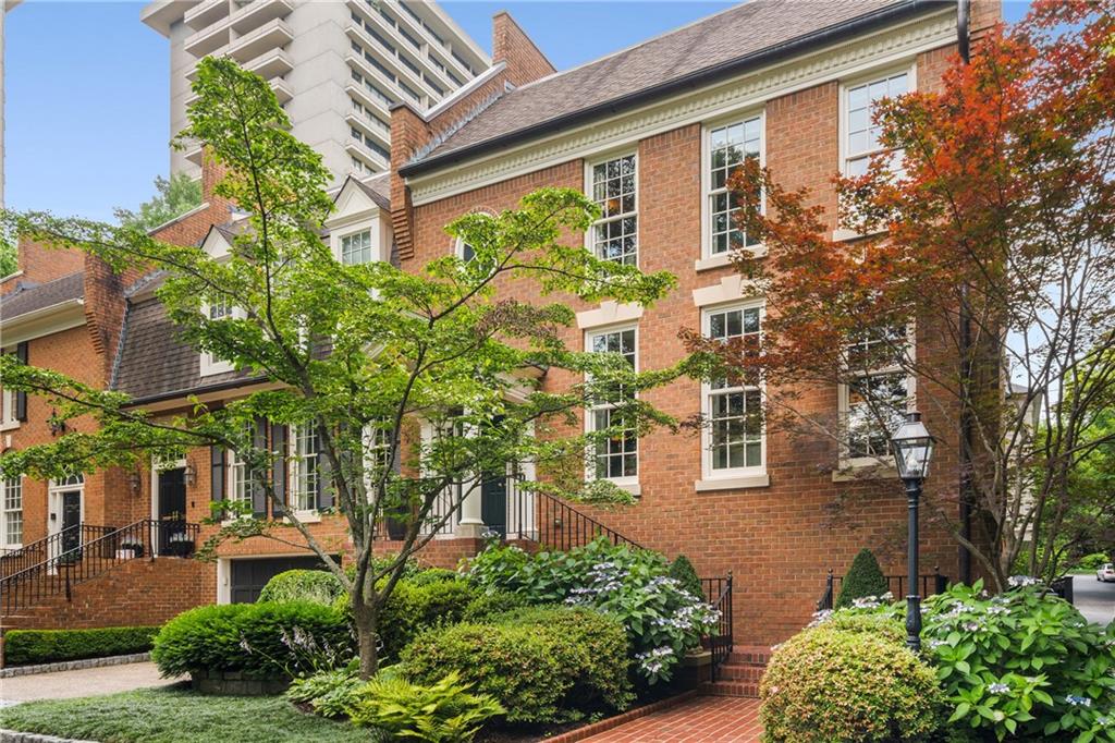 2615 Peachtree Road NE