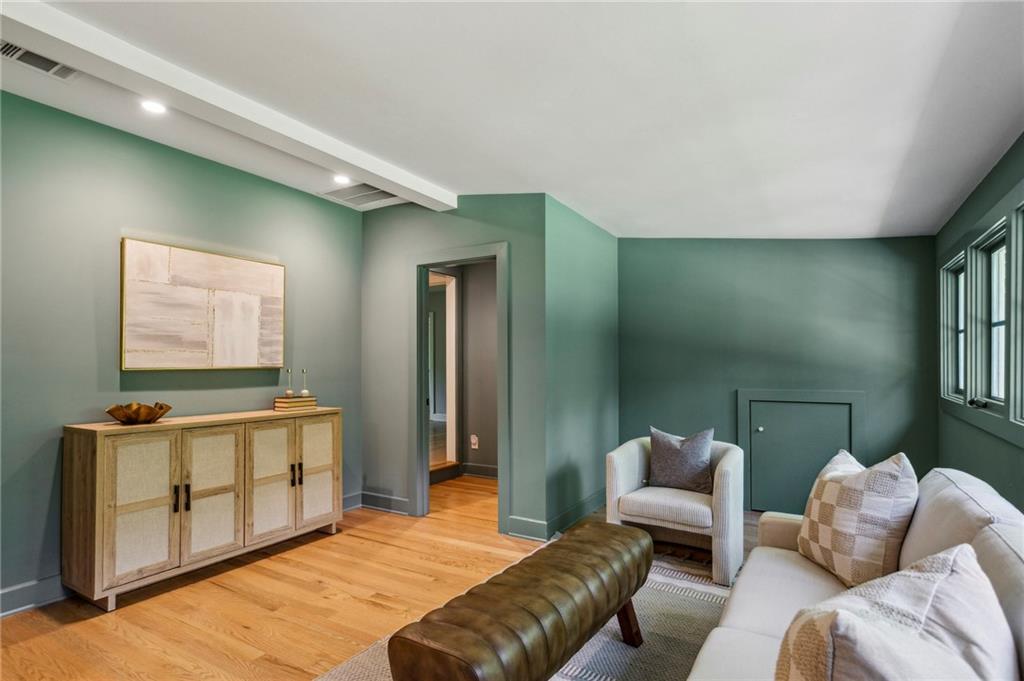 1990 Cambria Avenue NW