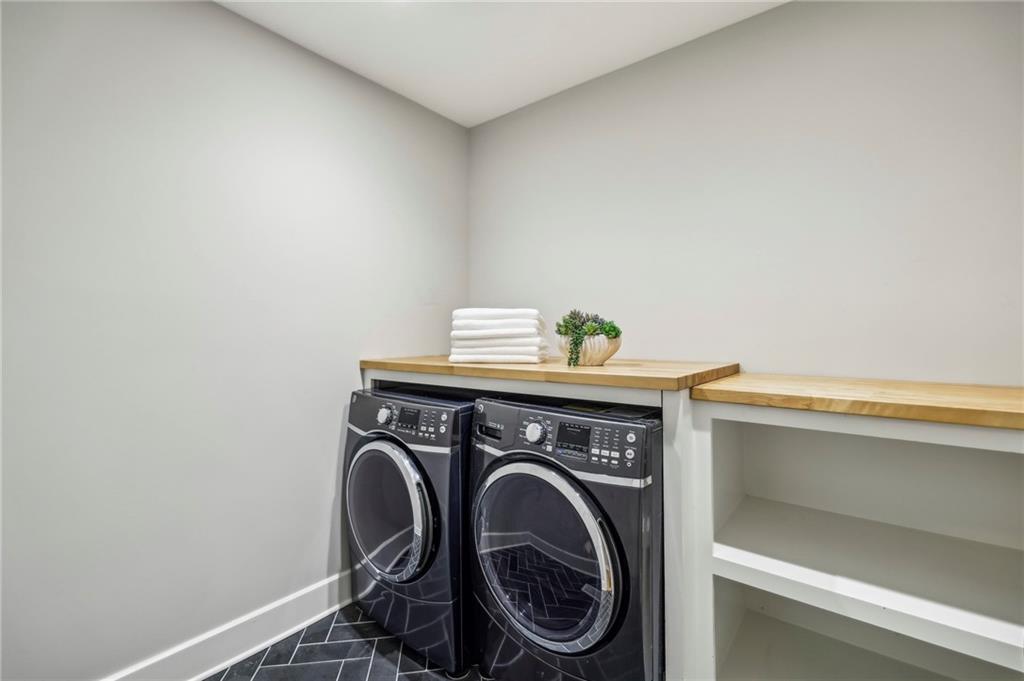 1990 Cambria Avenue NW