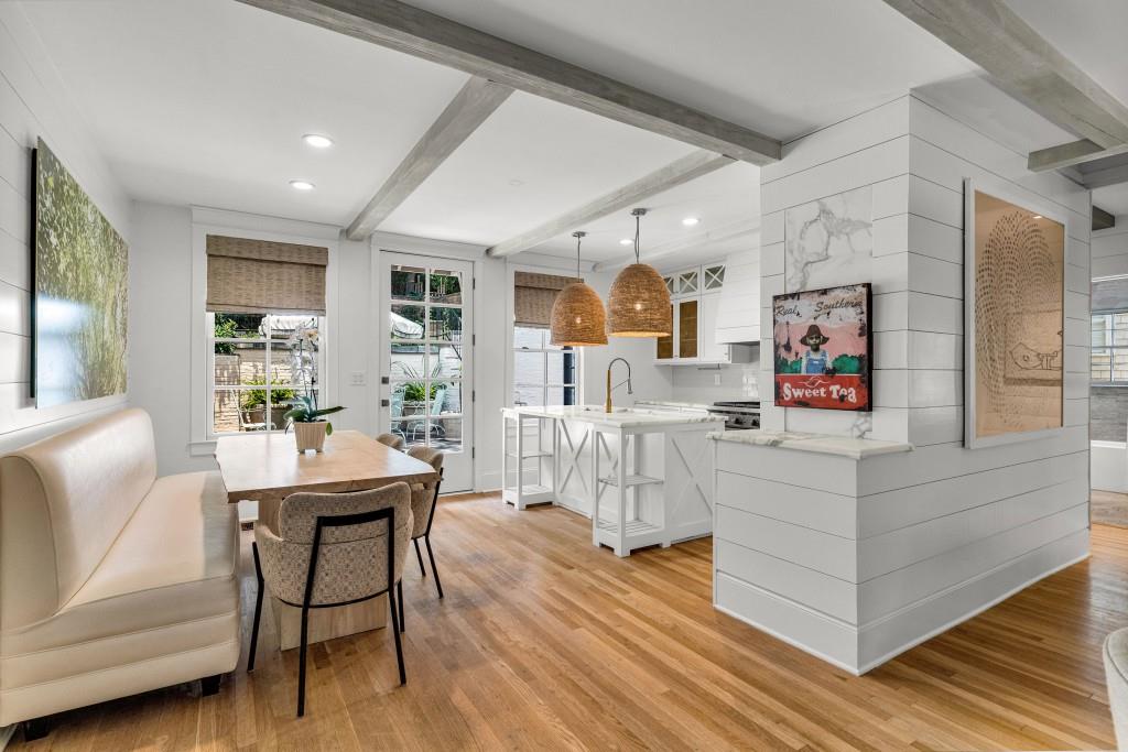 568 E Wesley Road NE