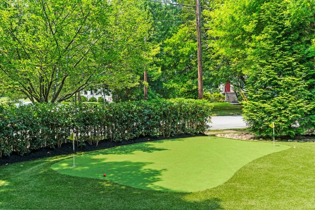 568 E Wesley Road NE