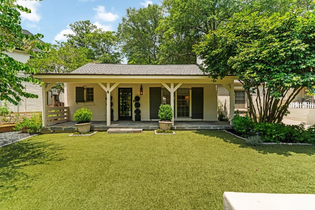 568 E Wesley Road NE