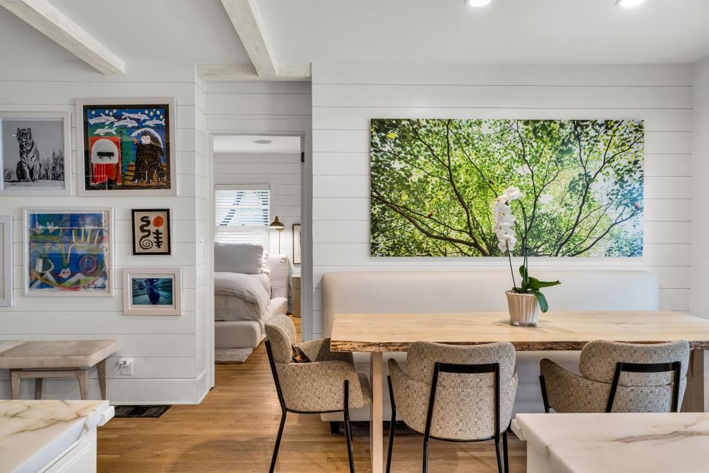 568 E Wesley Road NE