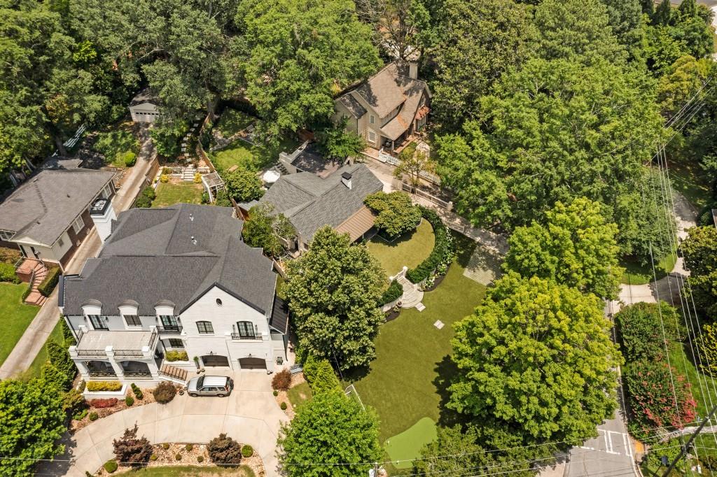 568 E Wesley Road NE