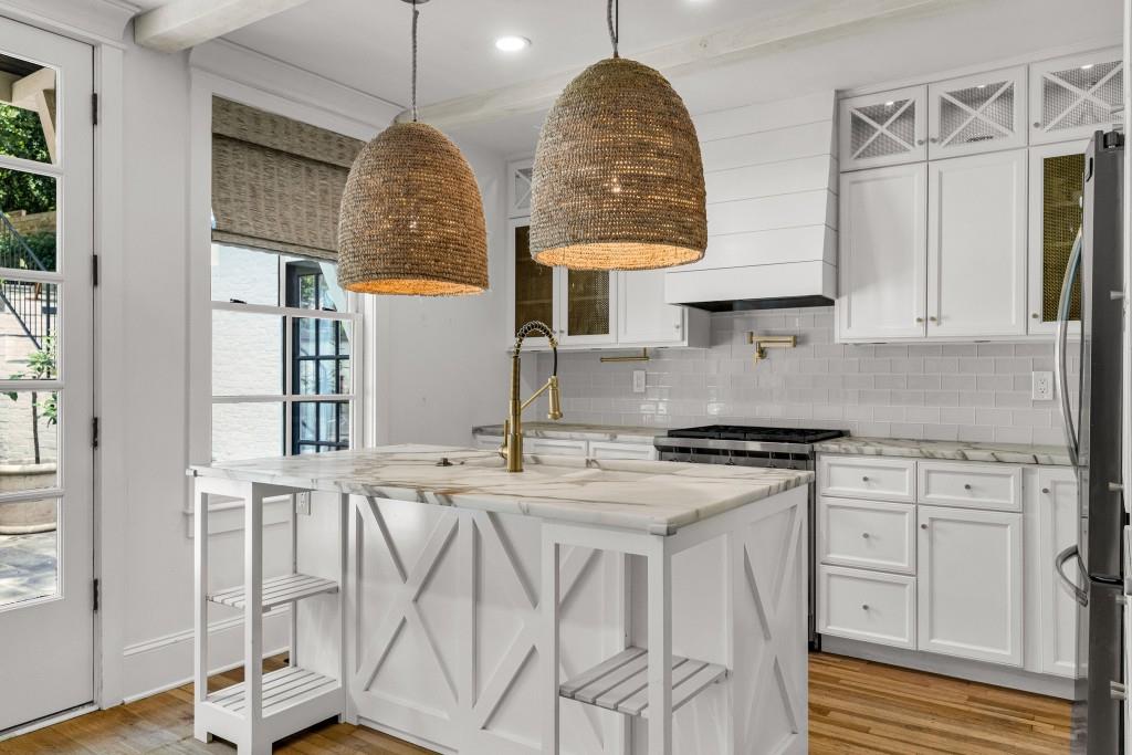 568 E Wesley Road NE