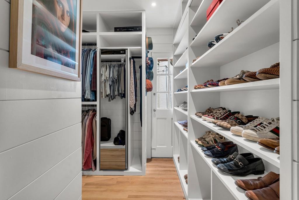 568 E Wesley Road NE