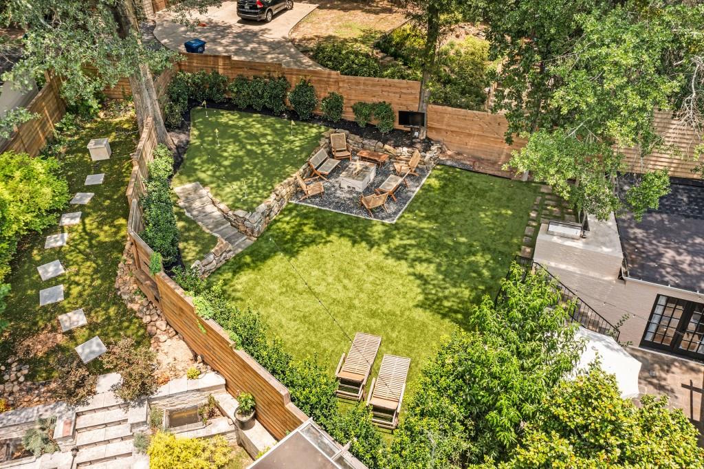 568 E Wesley Road NE