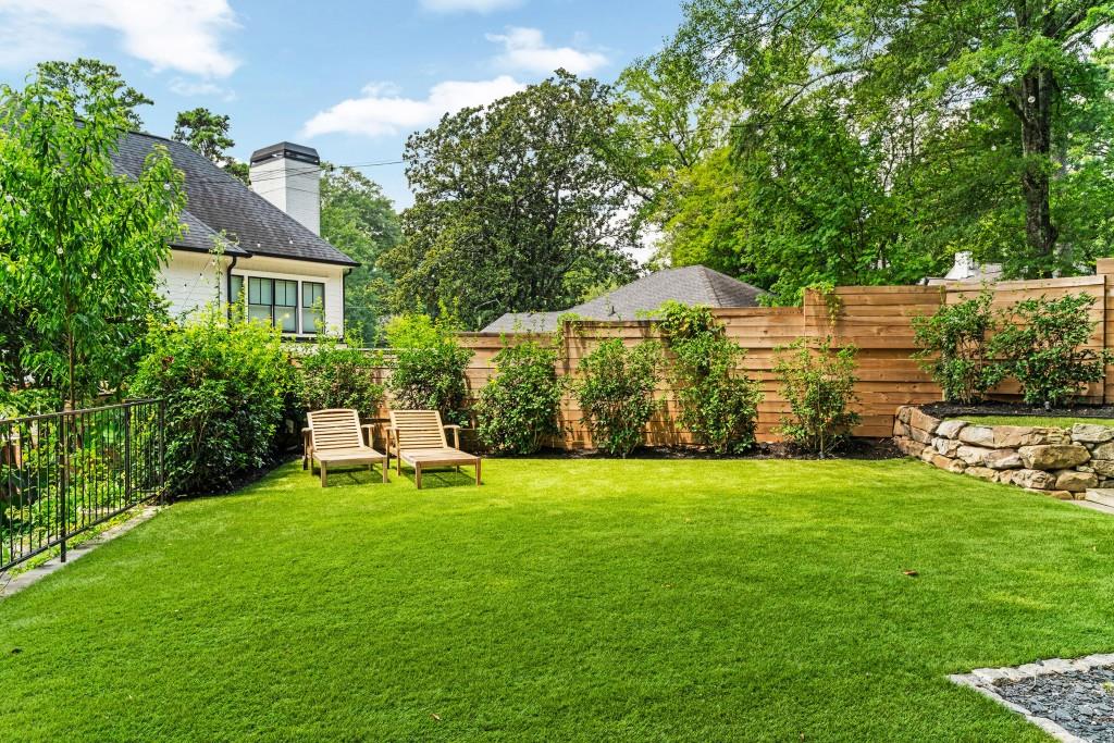 568 E Wesley Road NE